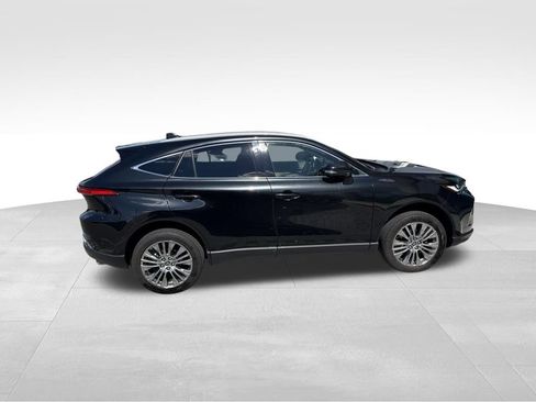 Used 2022 Toyota Venza XLE AWD/4WD image 13