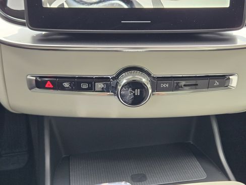 New 2026 Volvo XC90 B6 Ultra image 21