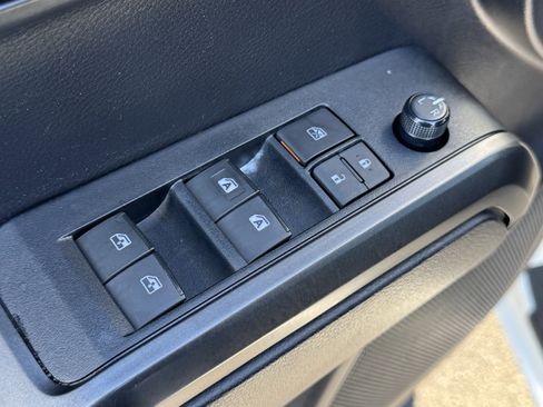 Used 2020 Toyota Tacoma TRD Off-Road image 24