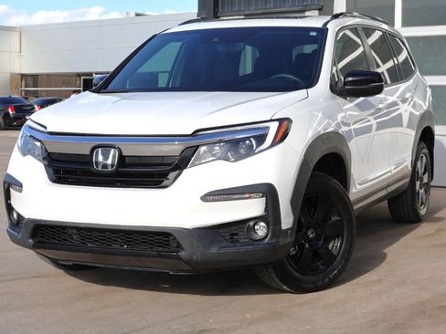 Used 2022 Honda Pilot TrailSport image 3