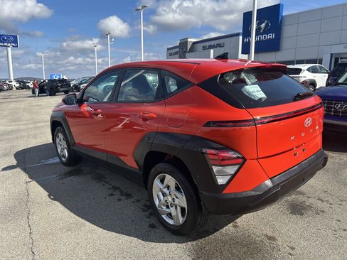 Used 2025 Hyundai Kona SE image 15
