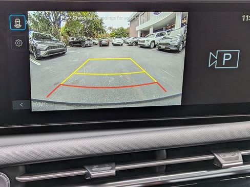 Used 2025 Hyundai Santa Cruz SEL FWD image 18