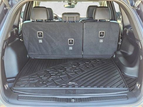 Used 2023 Jeep Grand Cherokee Altitude AWD/4WD image 6