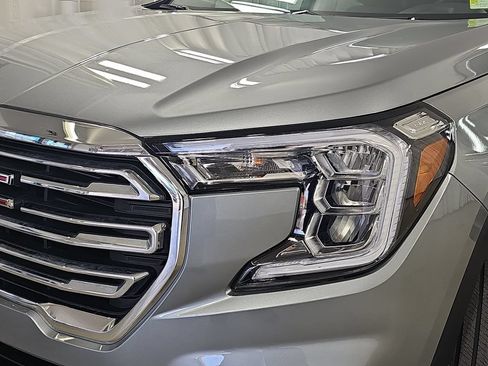 Certified 2024 GMC Terrain SLT AWD/4WD image 36