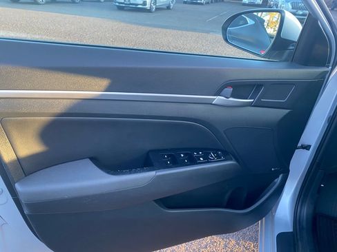 Used 2019 Hyundai Elantra Limited w/ Cargo Package FWD image 13