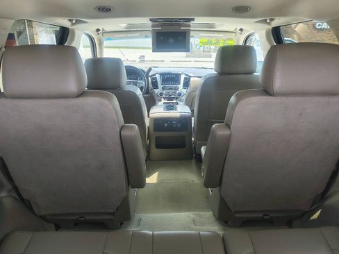 Used 2017 GMC Yukon SLT w/ Open Road Package AWD/4WD image 9
