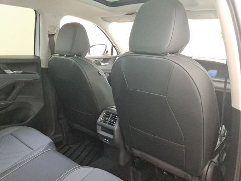 New 2025 Volkswagen Tiguan SE AWD/4WD image 22