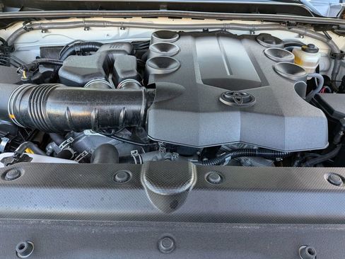 Used 2022 Toyota 4Runner SR5 Premium image 11