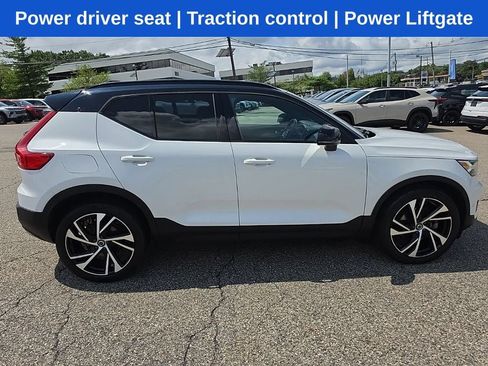 Used 2019 Volvo XC40 T5 R-Design AWD/4WD image 3