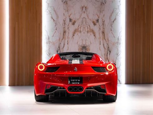 Used 2015 Ferrari 458 Spider RWD image 4