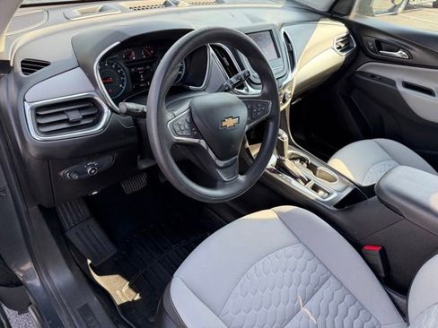 Certified 2021 Chevrolet Equinox LS w/ LS Convenience Package FWD image 19