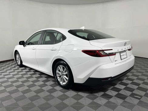 Used 2025 Toyota Camry LE FWD image 5