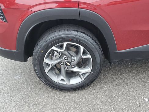 Used 2024 Chevrolet Trax LT FWD image 5