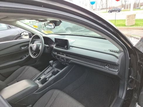 Used 2023 Honda Accord EX image 10