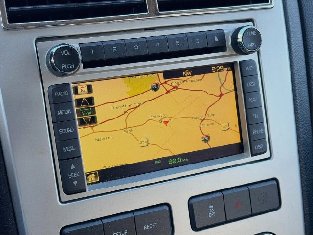 Used 2010 Lincoln MKX AWD image 11