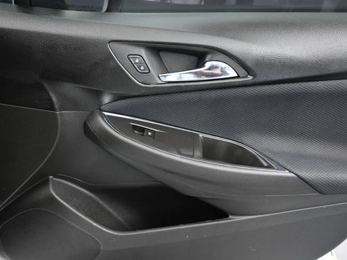 Used 2018 Chevrolet Cruze LT FWD image 37