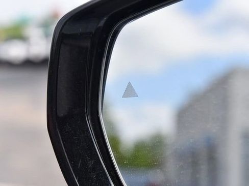 Used 2024 Jeep Grand Cherokee Altitude image 10