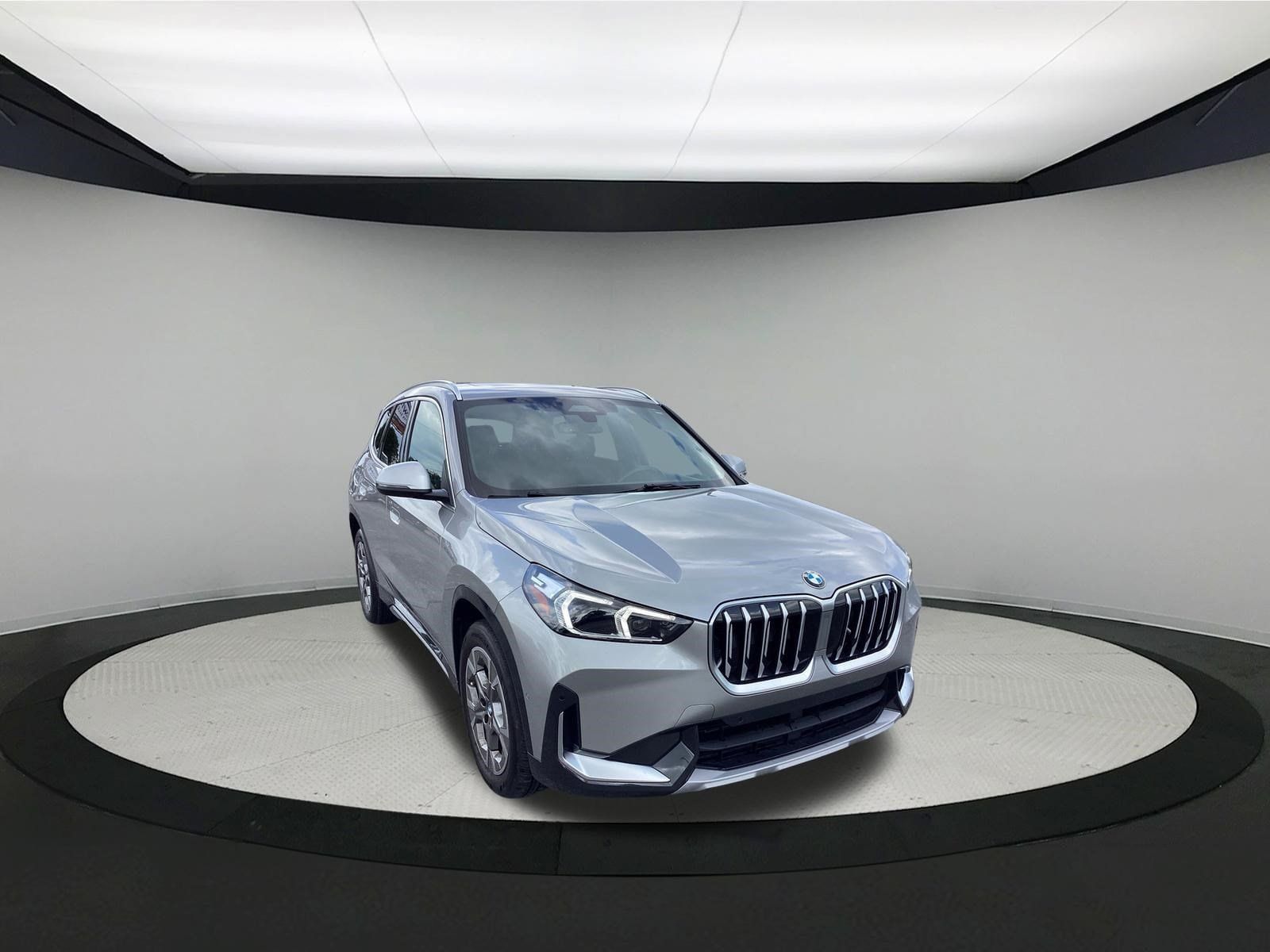 Used 2024 BMW X1 xDrive28i AWD/4WD image 2