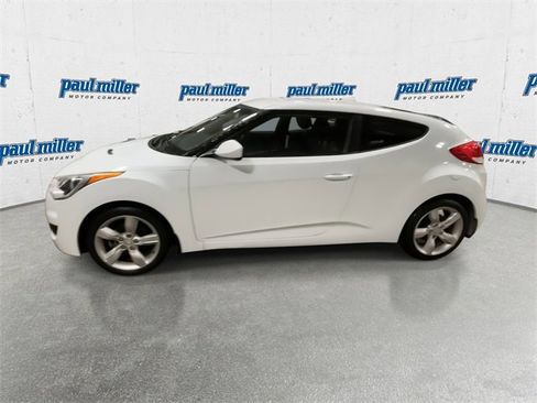 Used 2013 Hyundai Veloster image 6
