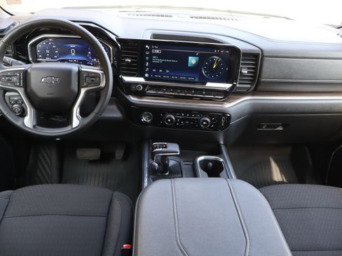 Used 2024 Chevrolet Silverado 1500 RST AWD/4WD image 19