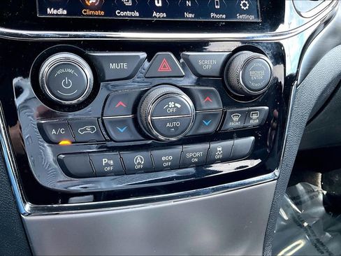 Used 2020 Jeep Grand Cherokee Altitude image 31