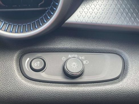 New 2026 Chevrolet Trax LS w/ LS Convenience Package FWD image 20