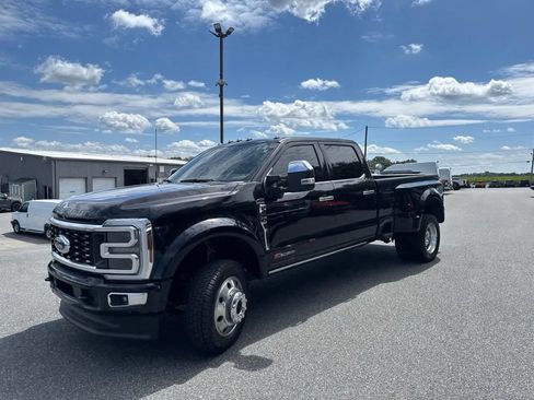 Used 2026 Ford F450 Platinum w/ Platinum Plus Package AWD/4WD image 3