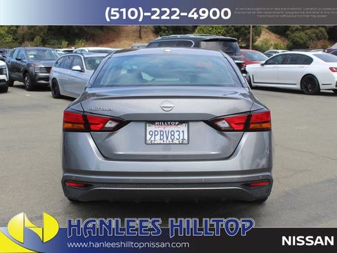 Used 2025 Nissan Altima 2.5 SV FWD image 8