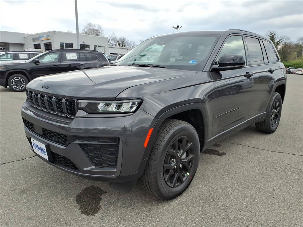 New 2026 Jeep Grand Cherokee Altitude AWD/4WD image 8