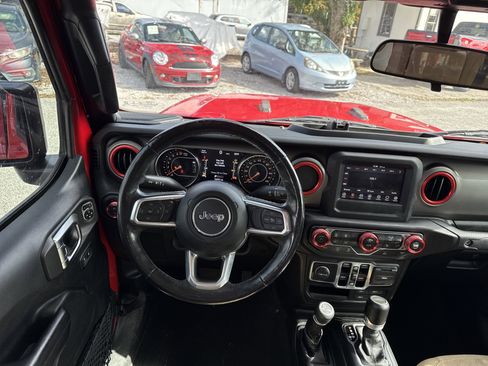 Used 2020 Jeep Gladiator Sport w/ Quick Order Package 24S image 11