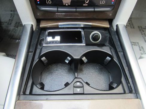 Used 2014 Mercedes-Benz E 350 Sedan image 46