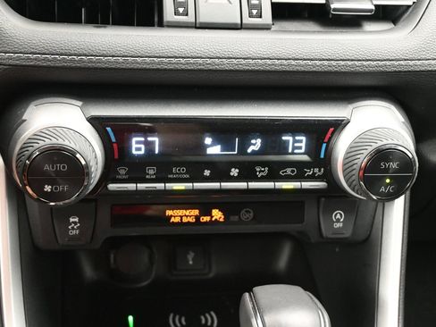 Used 2022 Toyota RAV4 XLE Premium FWD image 18