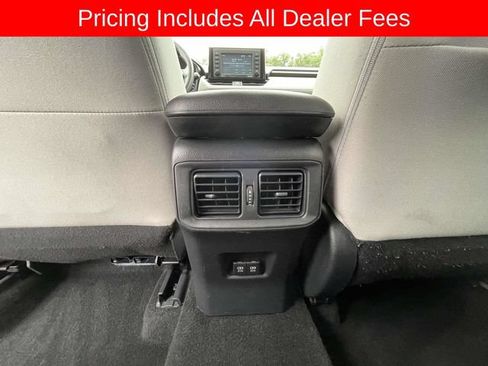 Used 2020 Toyota RAV4 XLE AWD/4WD image 15