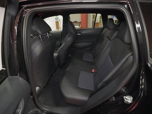 Certified 2024 Toyota Corolla Cross XSE image 25