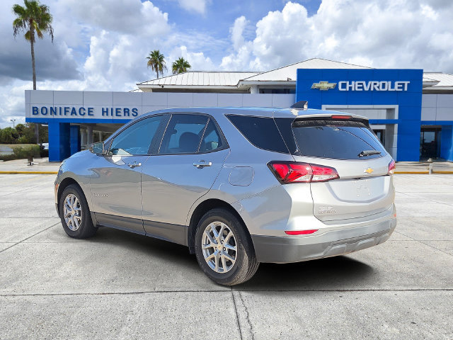 Used 2023 Chevrolet Equinox LS w/ LS Convenience Package FWD image 4