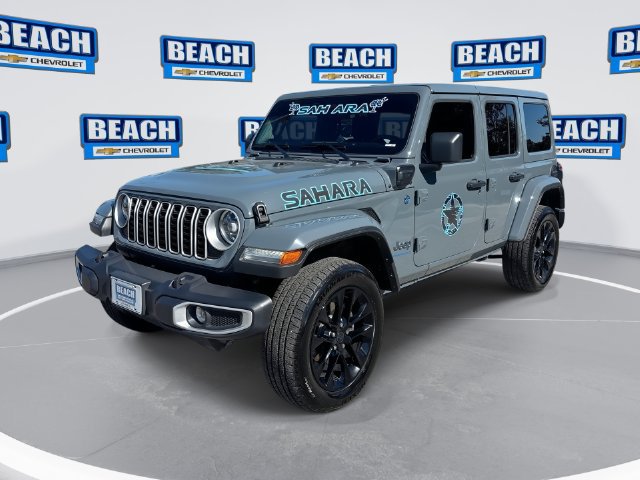 Used 2025 Jeep Wrangler Unlimited Sahara w/ Safety Group AWD/4WD image 1