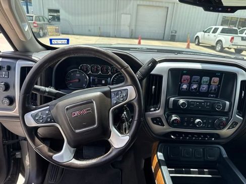 Used 2017 GMC Sierra 2500 SLT w/ Driver Alert Package AWD/4WD image 32