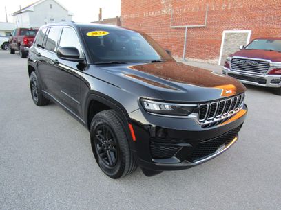 Used 2024 Jeep Grand Cherokee Laredo w/ Luxury Tech Group I
