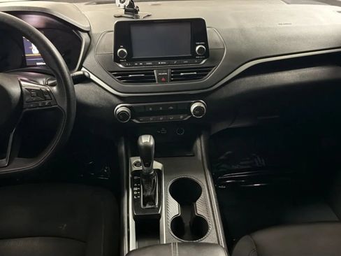 Used 2024 Nissan Altima 2.5 S FWD image 16