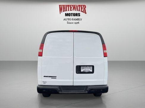 Used 2014 Chevrolet Express 3500 image 4