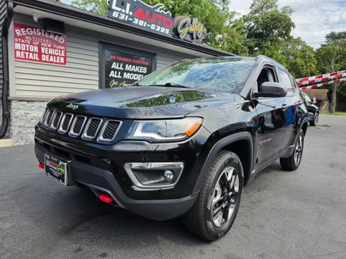 Used 2017 Jeep Compass Trailhawk w/ Leather Interior Group AWD/4WD image 1