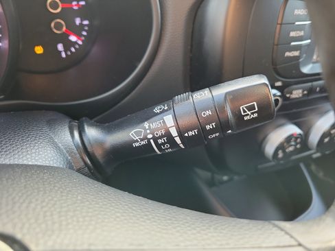 Used 2018 Kia Soul image 30