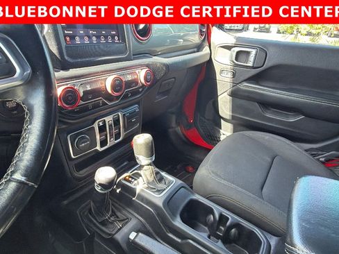 Used 2020 Jeep Wrangler Unlimited Sahara w/ LED Lighting Group AWD/4WD image 27