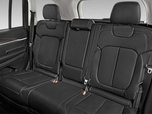 Used 2023 Jeep Grand Cherokee 4WD 4xe image 11