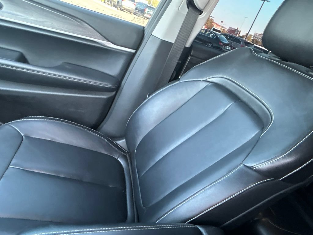 Used 2022 Jeep Grand Cherokee L Limited RWD image 24