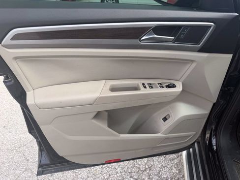 Used 2018 Volkswagen Atlas SEL w/ R-Line Package AWD/4WD image 13