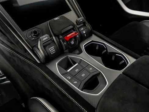 Used 2024 Lamborghini Urus Performante image 42