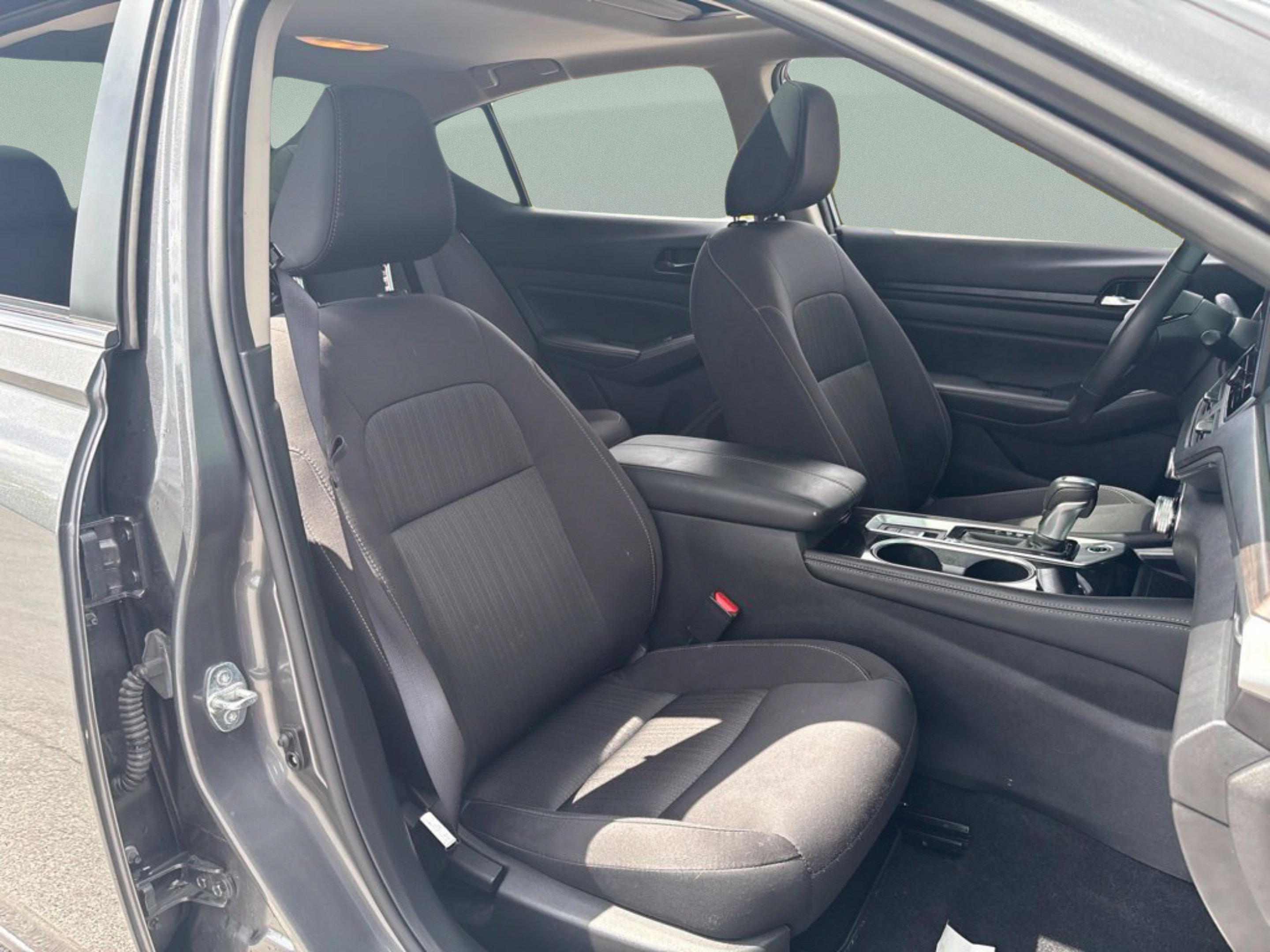 Used 2024 Nissan Altima 2.5 SV w/ SV Premium Package FWD image 27