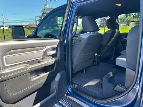 Used 2024 RAM 2500 Big Horn image 24