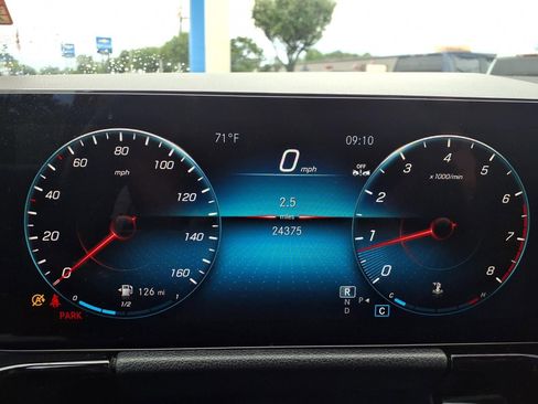 Used 2023 Mercedes-Benz GLA 250 w/ Premium Package image 11